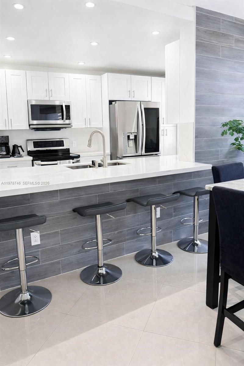 THE YACHT CLUB AT AVENTUR - Residential Lease