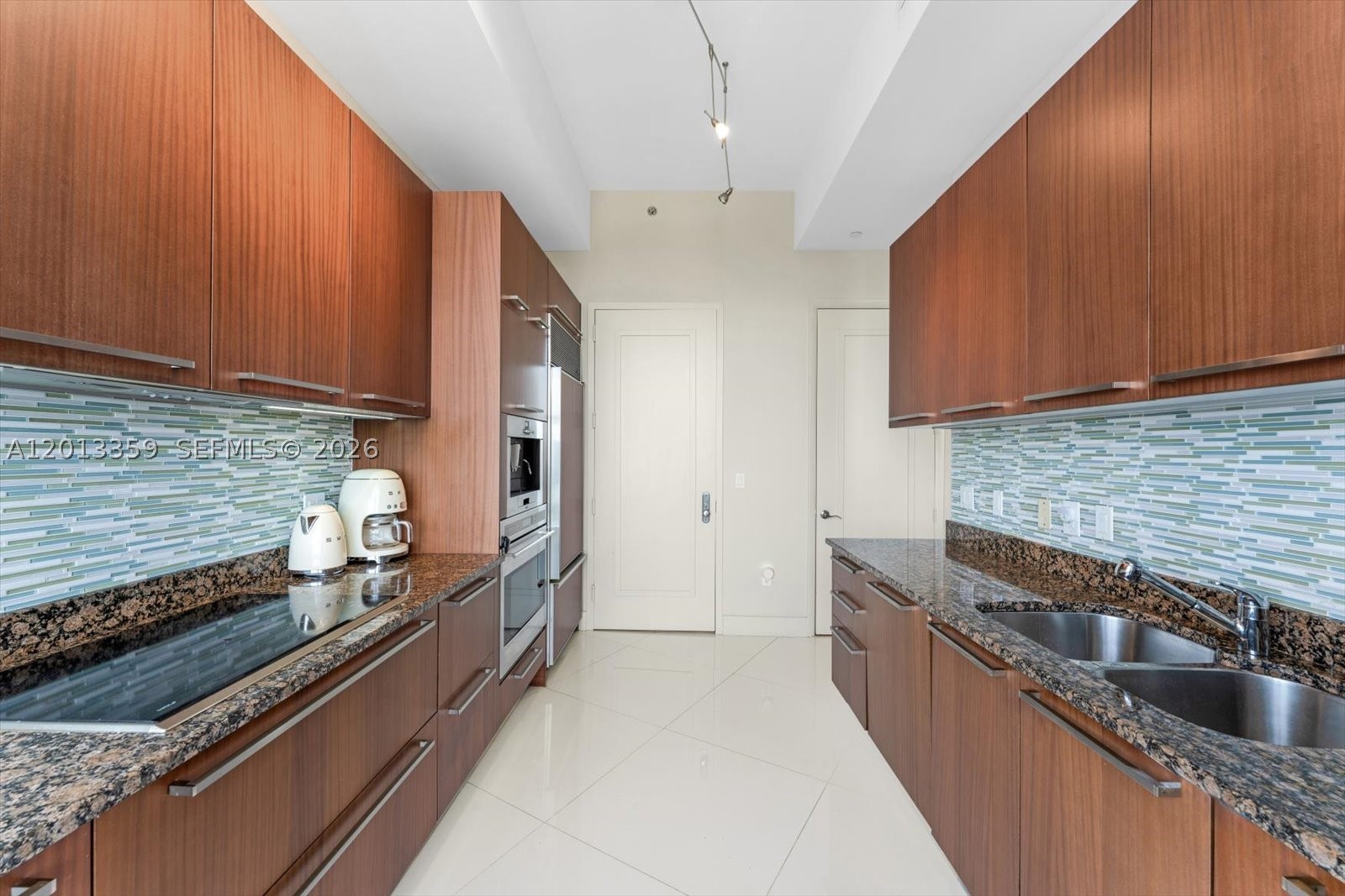 TDR TOWER III CONDO - Residential Lease