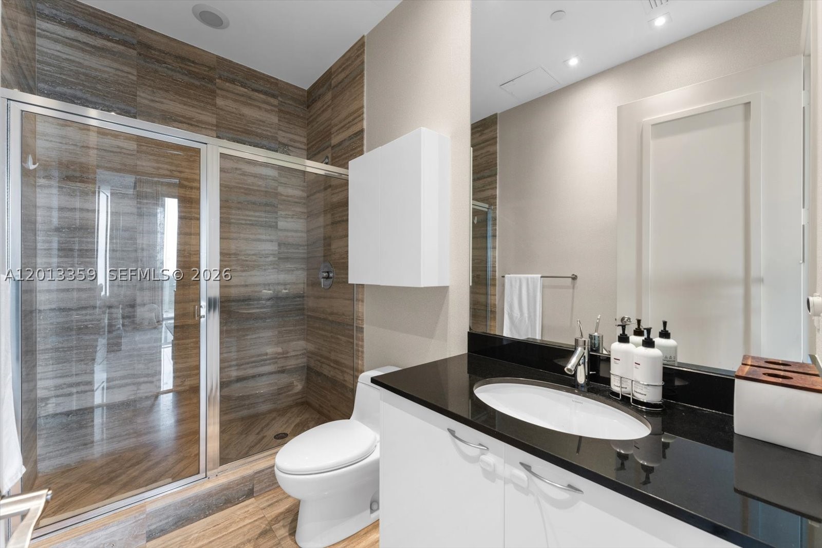 TDR TOWER III CONDO - Residential Lease