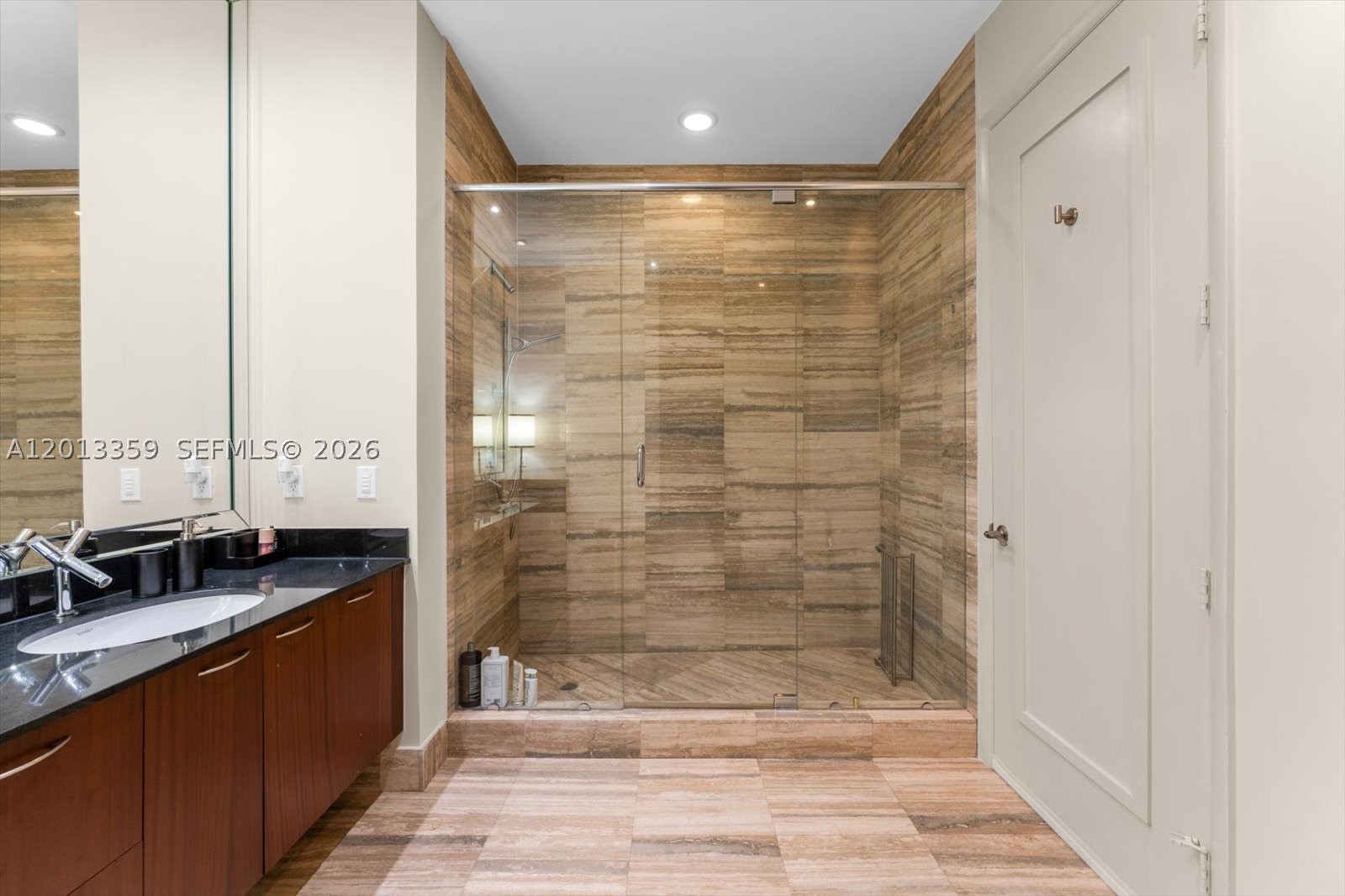 TDR TOWER III CONDO - Residential Lease