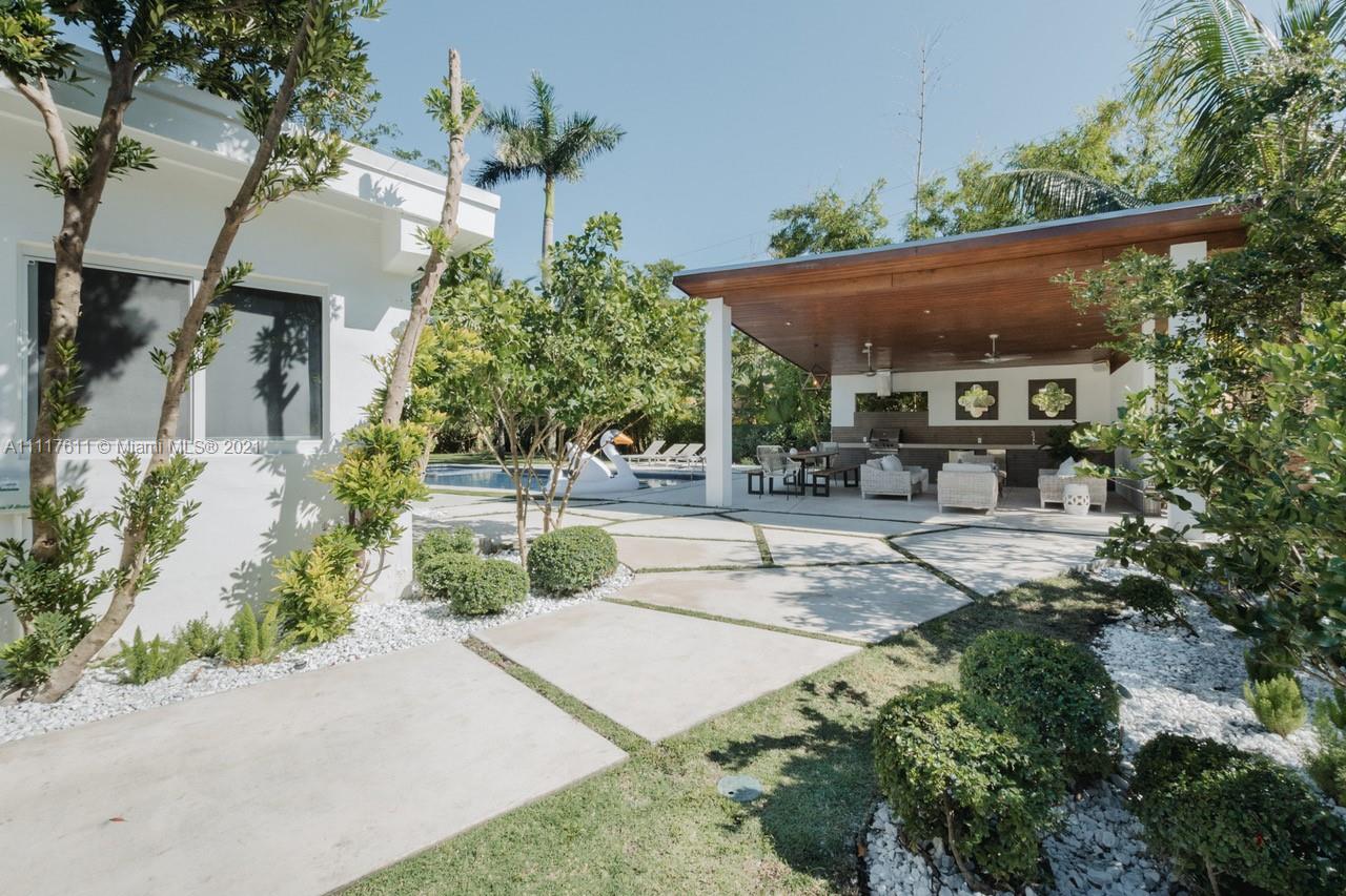 ENTRADA - Residential