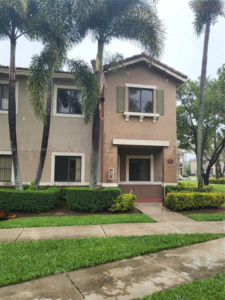 THE COURTS AT BAYSHORE I - Residential Lease