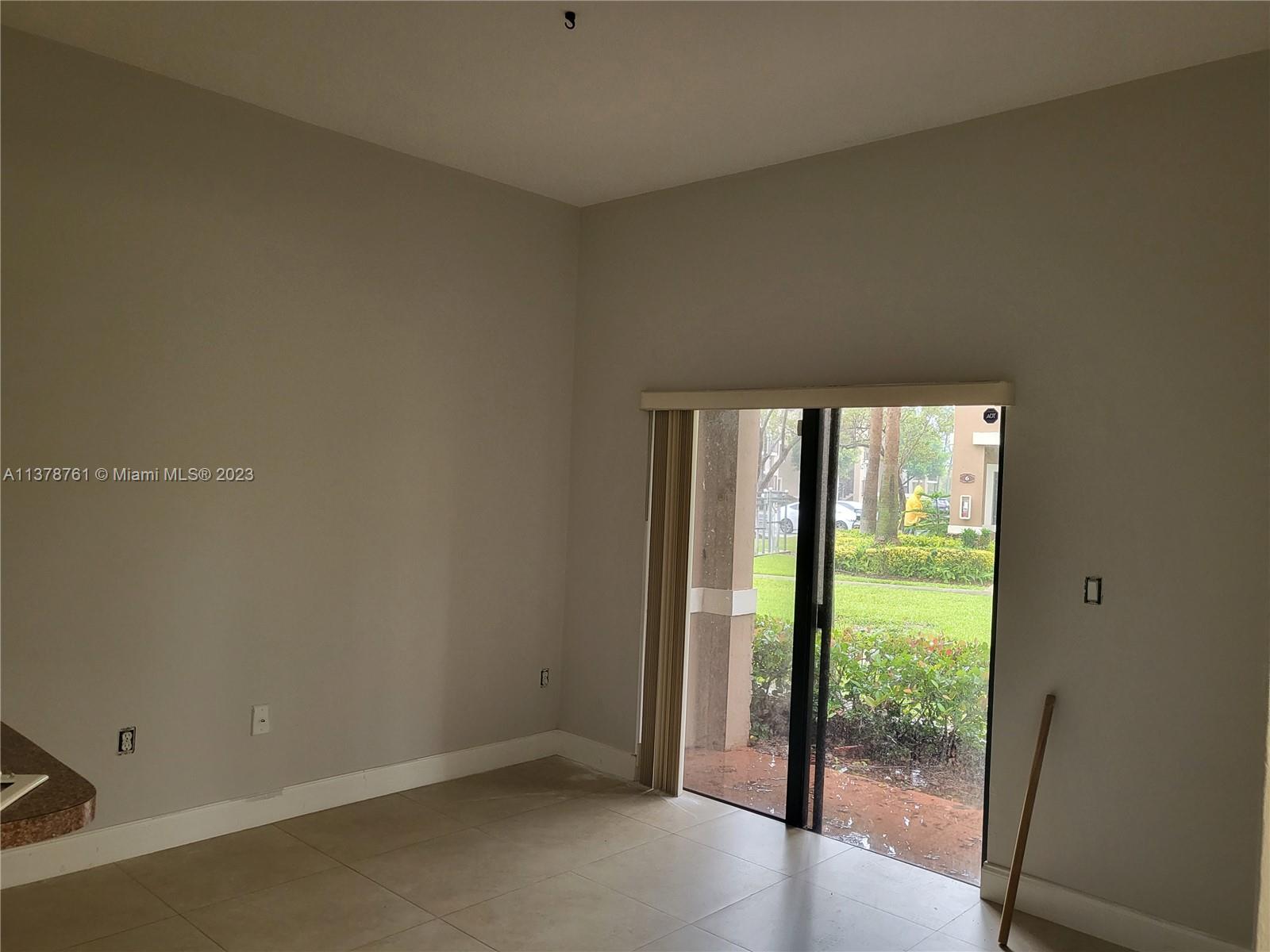 THE COURTS AT BAYSHORE I - Residential Lease