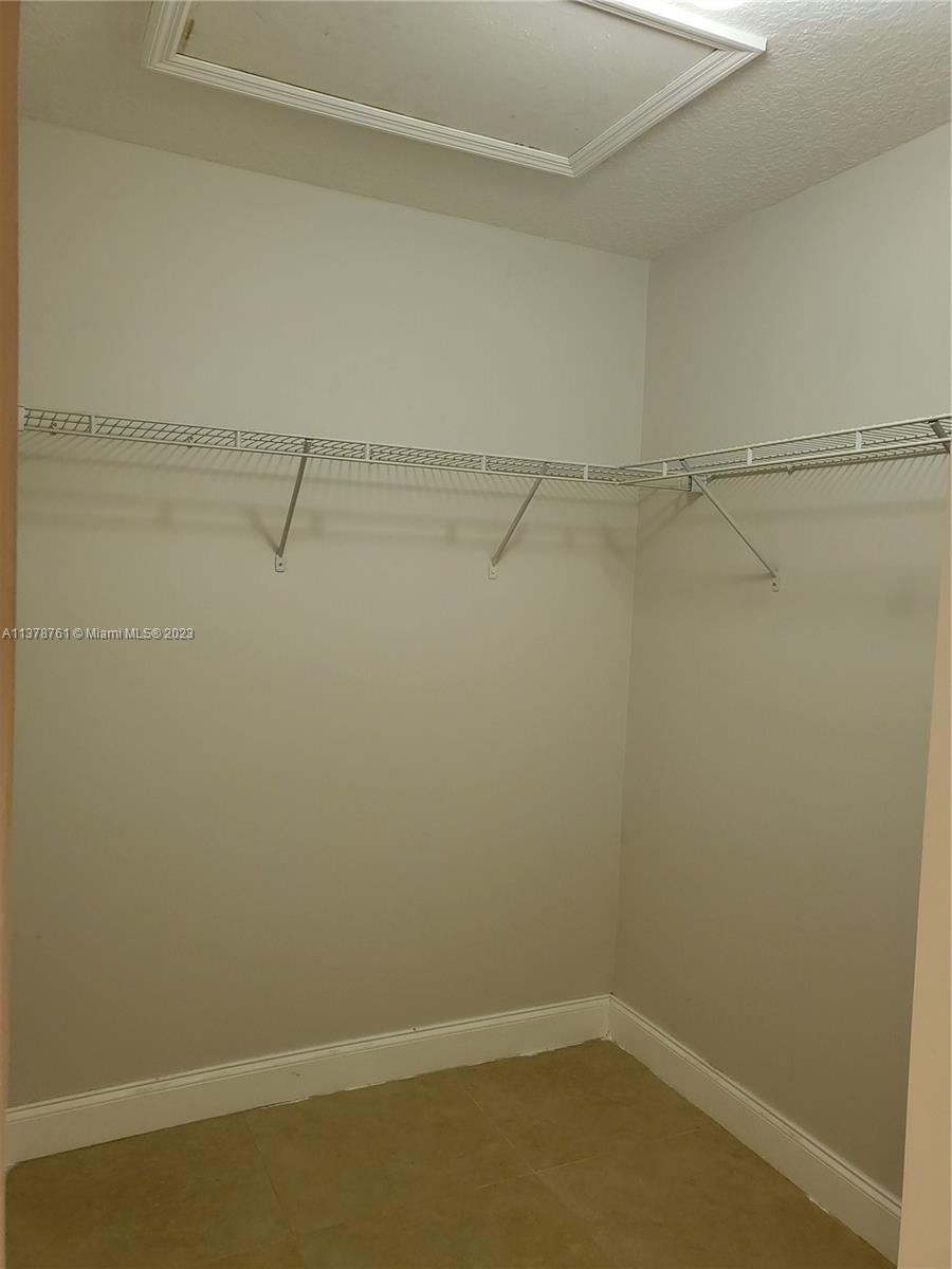 THE COURTS AT BAYSHORE I - Residential Lease