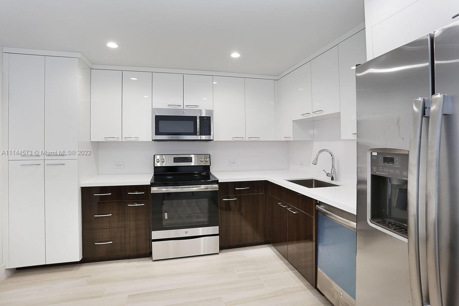 KEY BISC AMBASSADOR CONDO - Residential