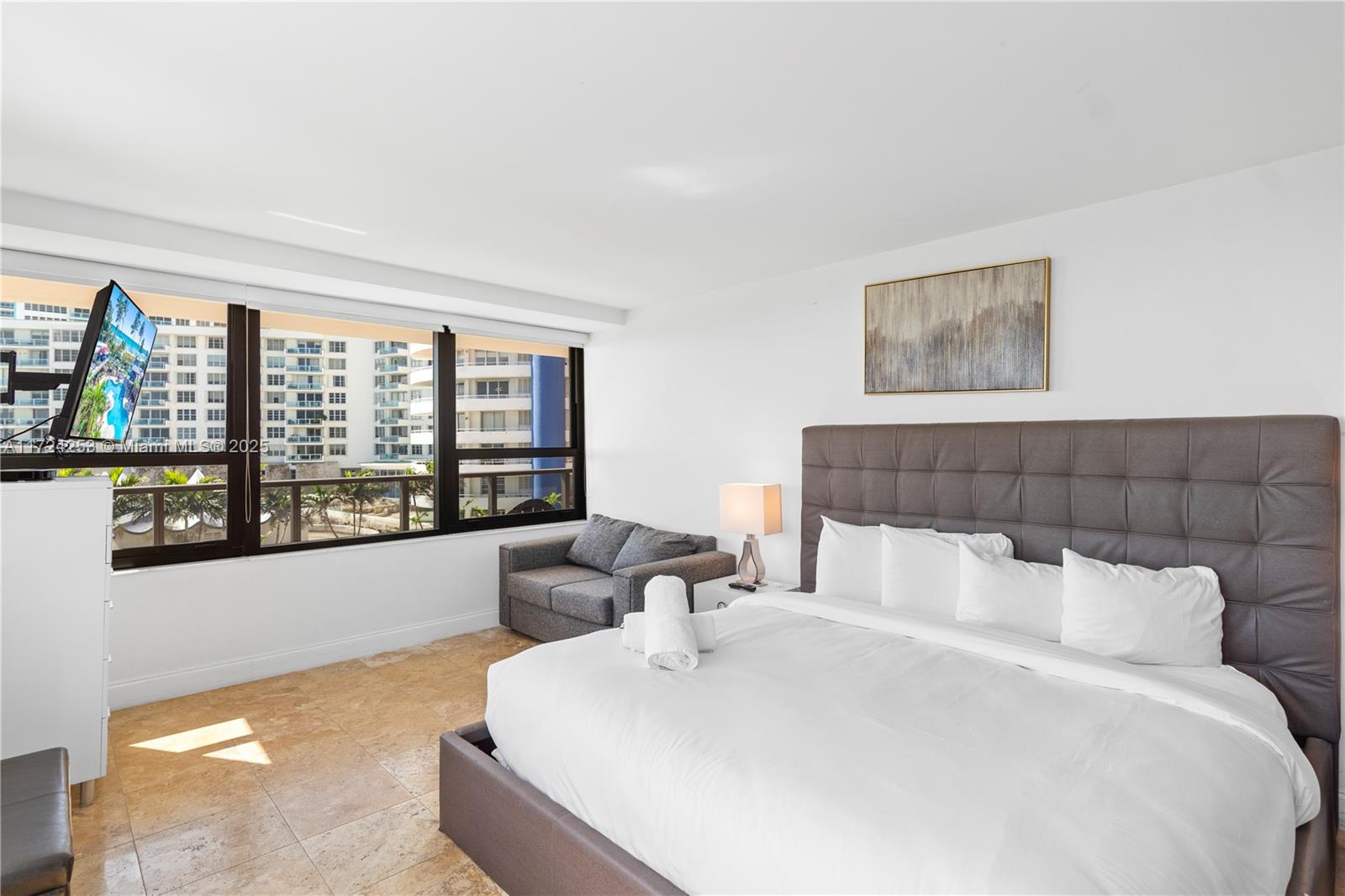 THE ALEXANDER CONDO - Residential