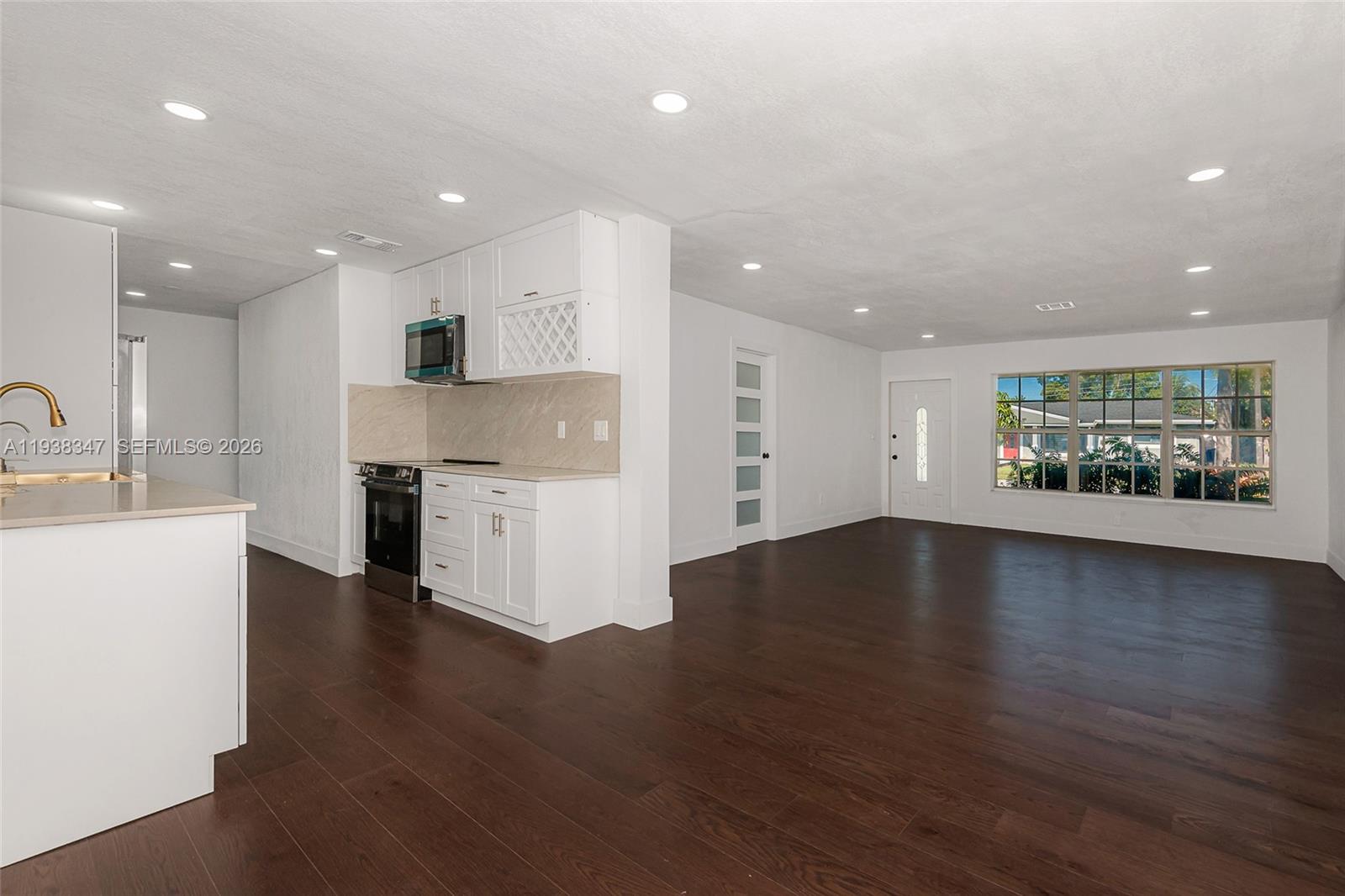 EAST PLANTATION FIRST SEC - Residential
