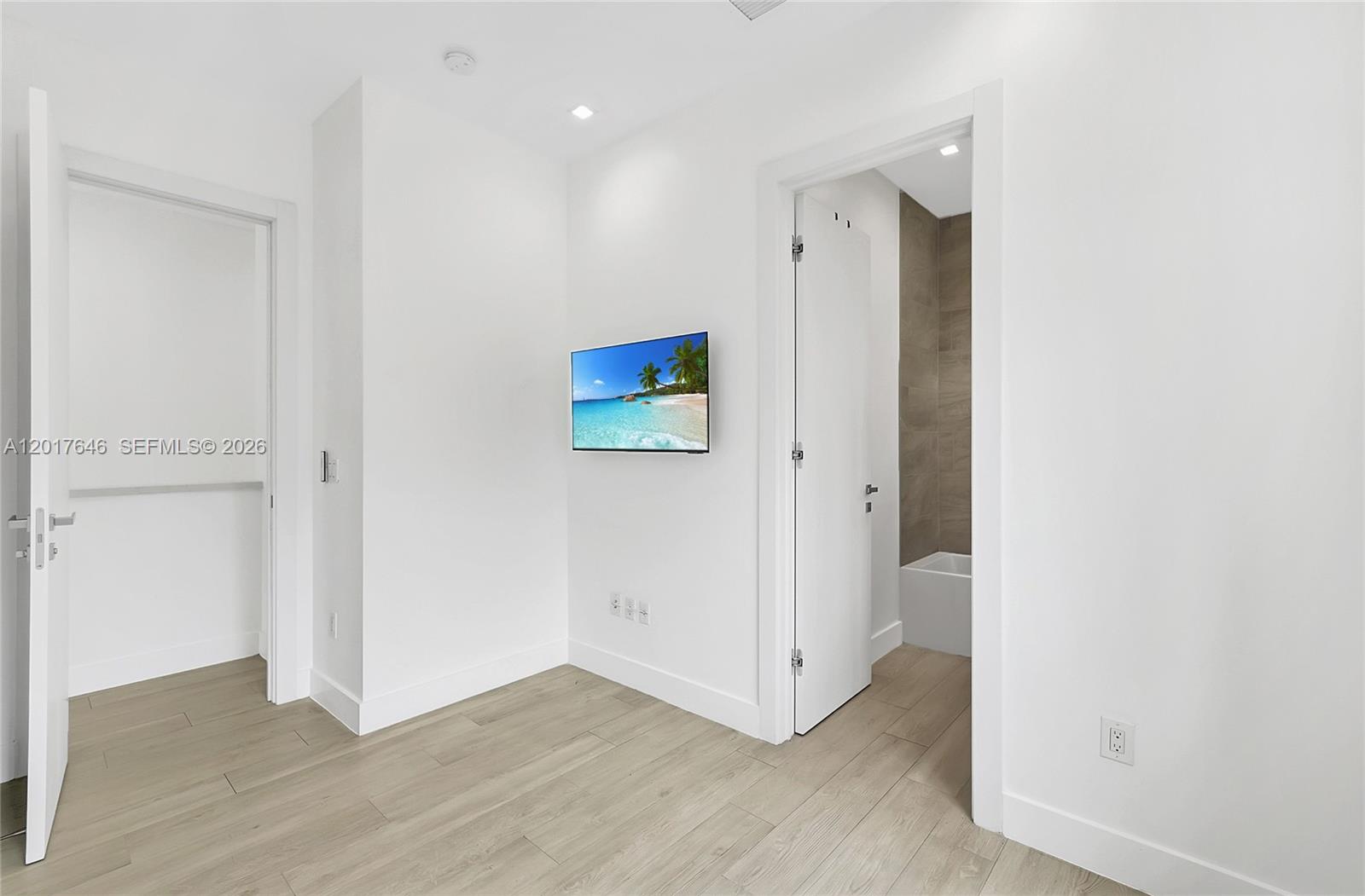 OCEAN SIDE SEC OF THE ISL - Residential