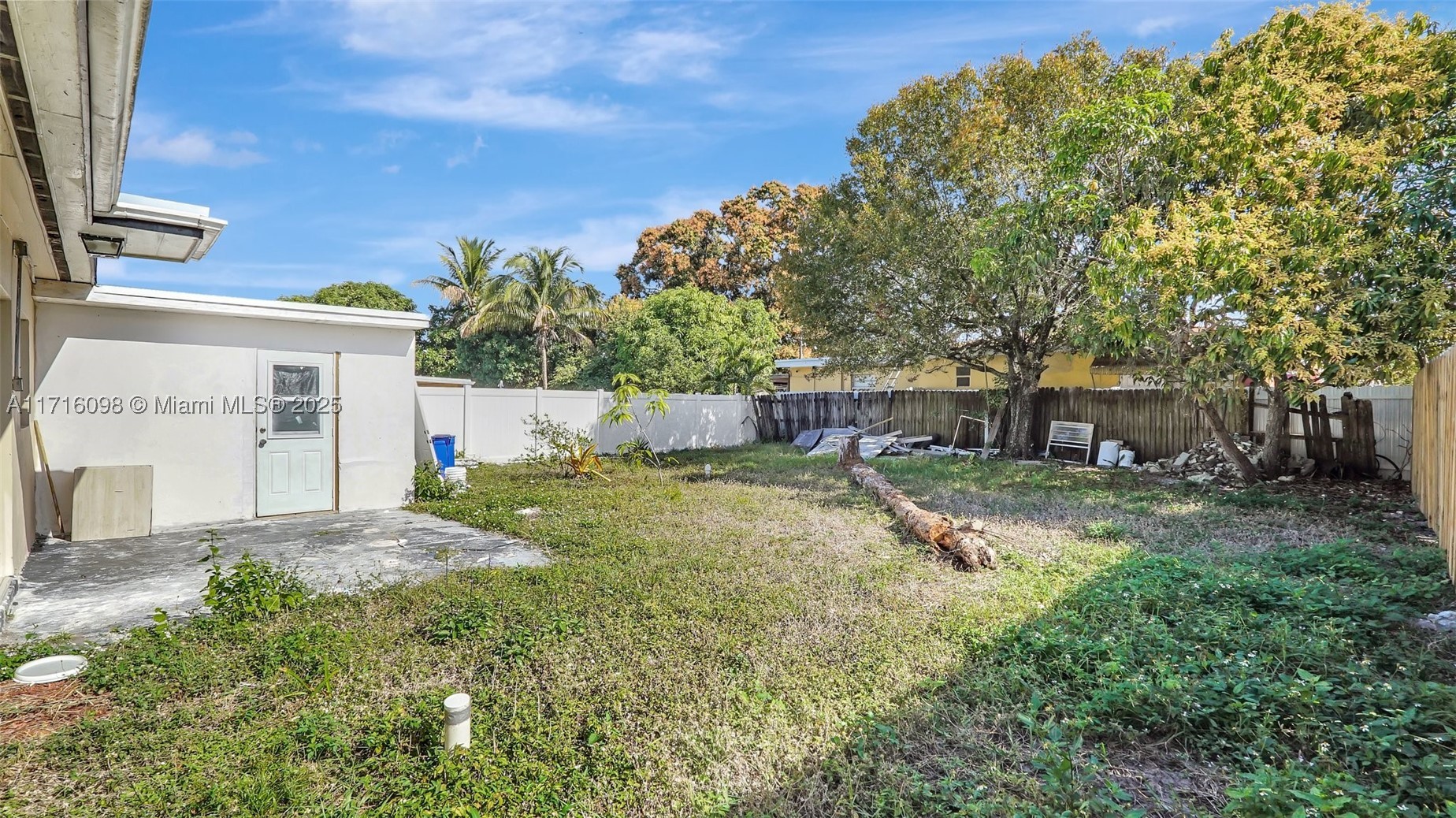 BREEZYWAY MANOR ADD - Residential