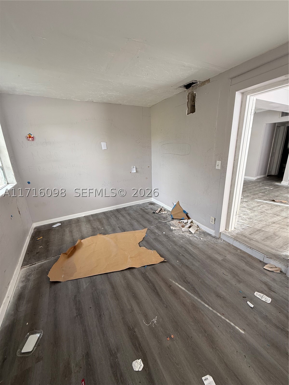BREEZYWAY MANOR ADD - Residential
