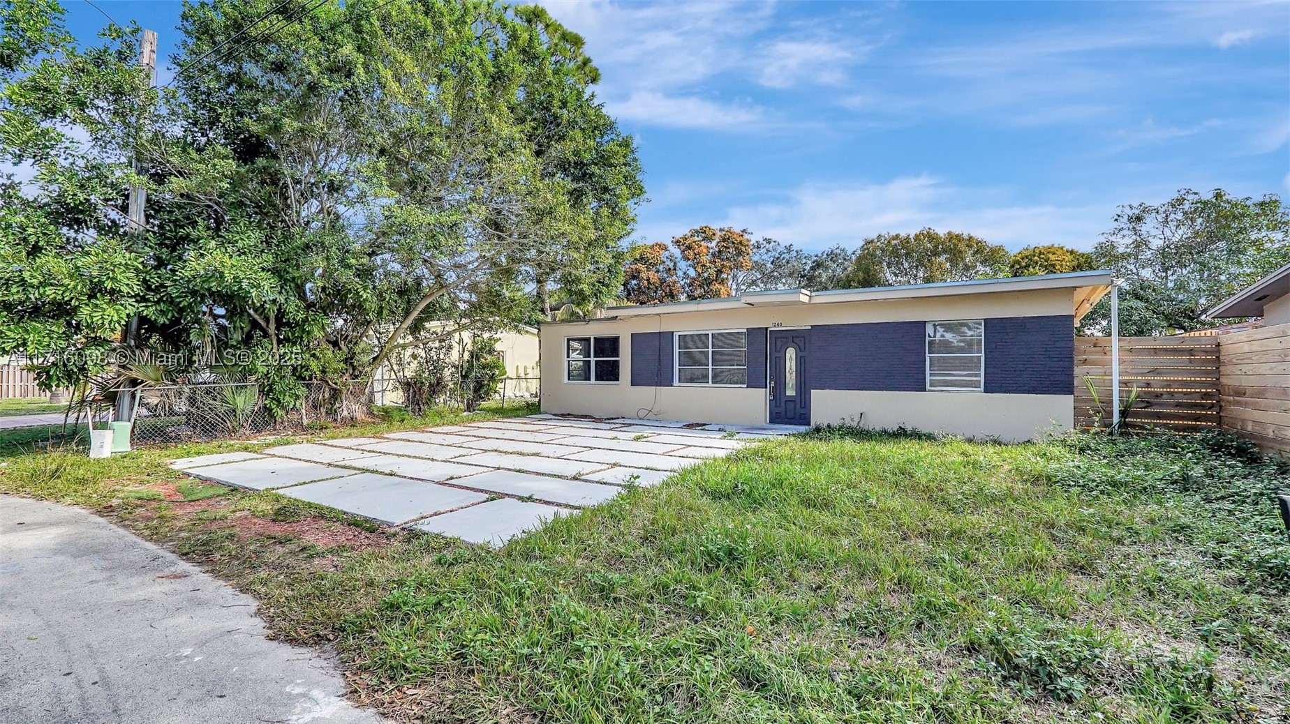 BREEZYWAY MANOR ADD - Residential