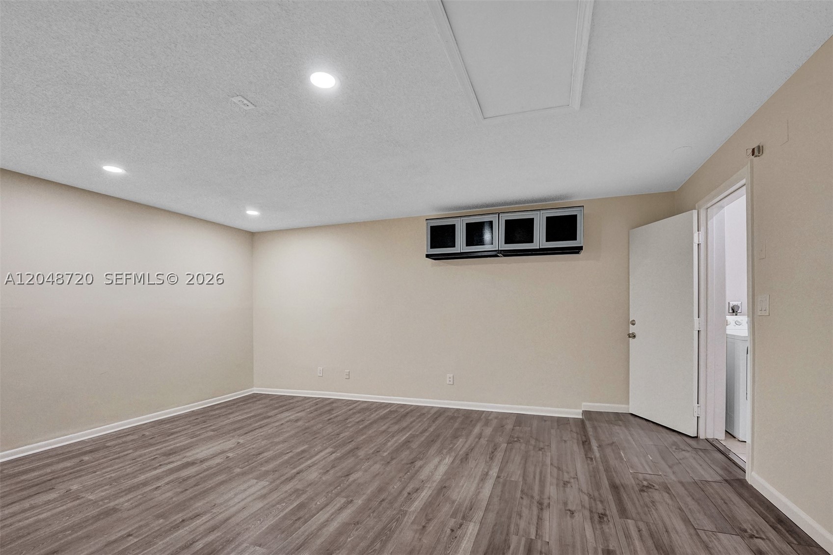 LAWRENCE GROVE 1 - Residential Lease