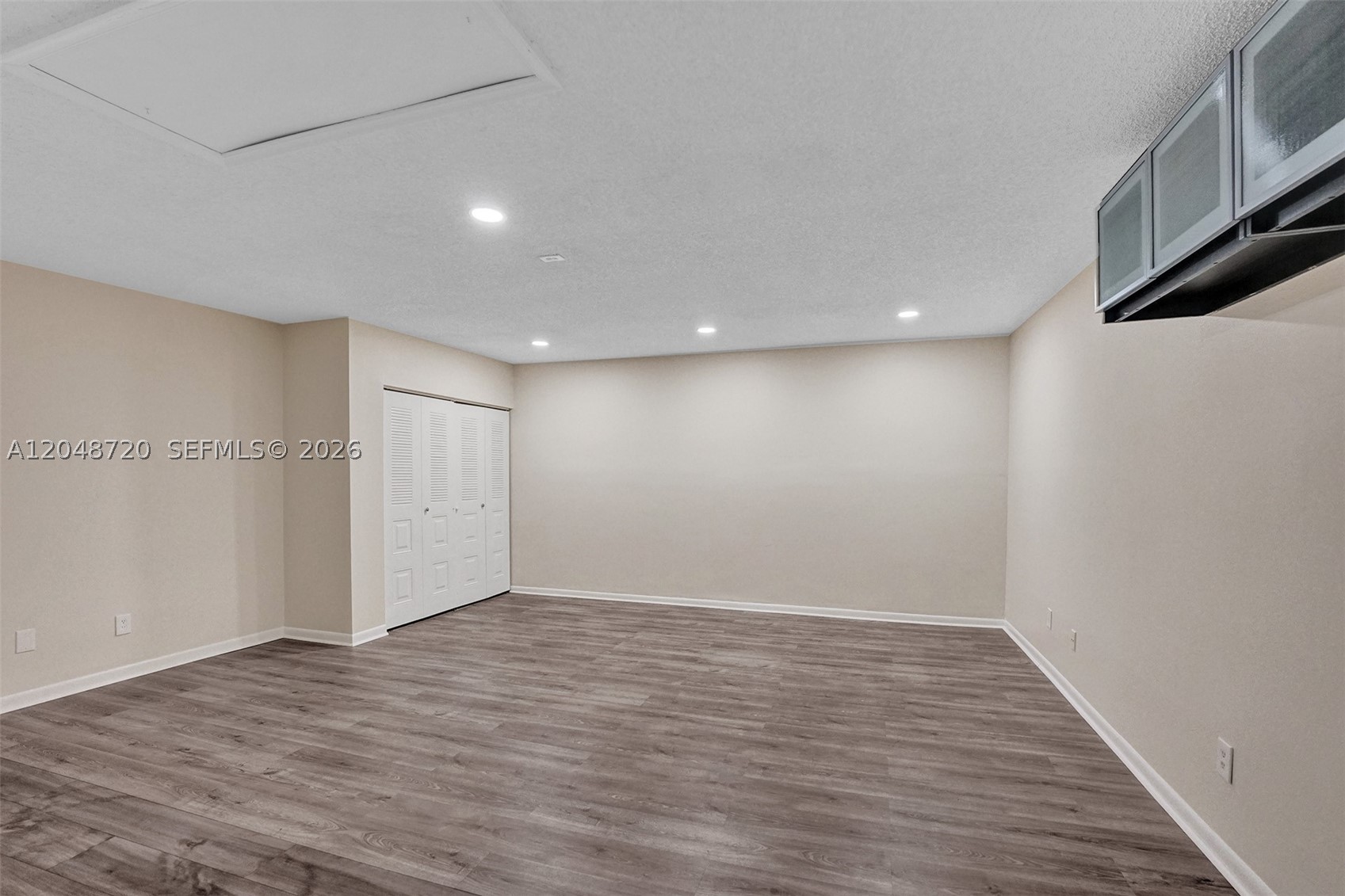 LAWRENCE GROVE 1 - Residential Lease