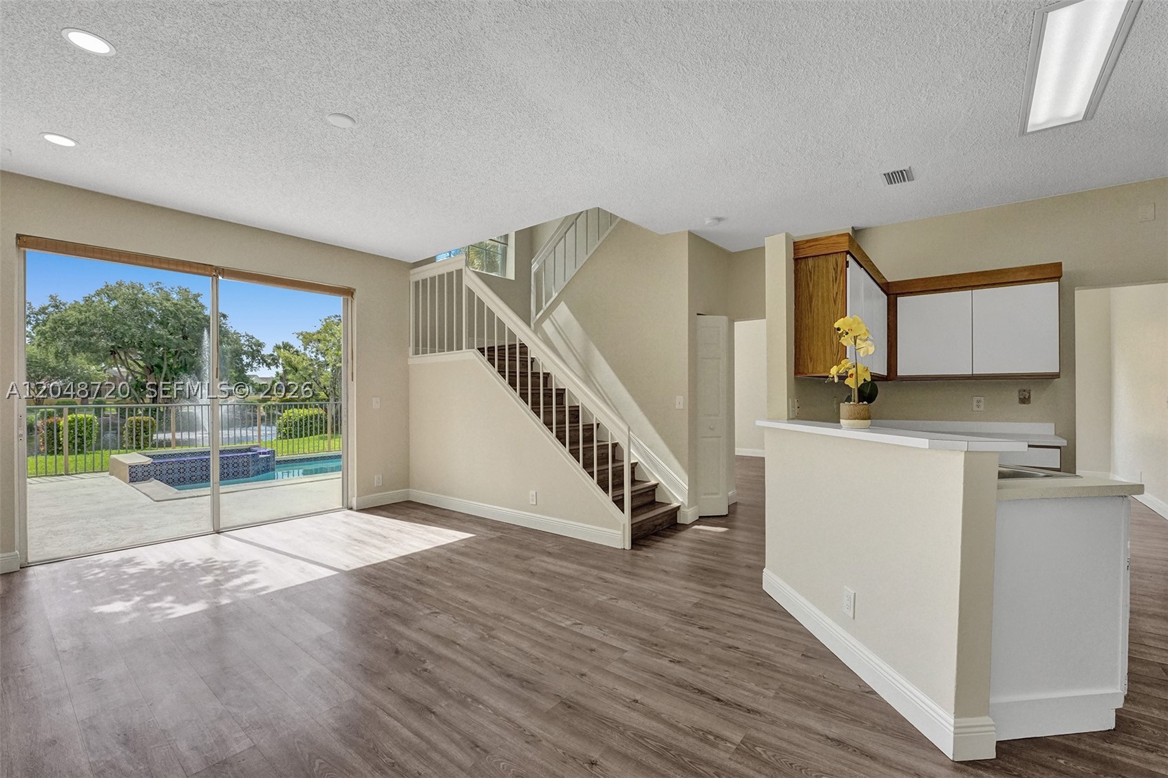 LAWRENCE GROVE 1 - Residential Lease