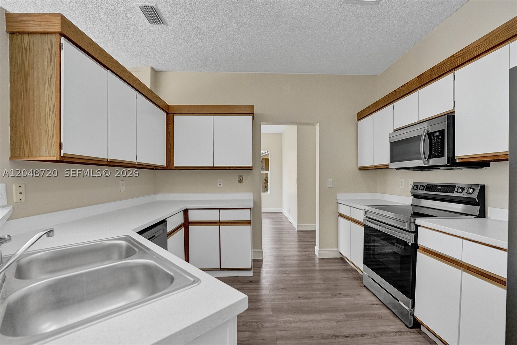 LAWRENCE GROVE 1 - Residential Lease