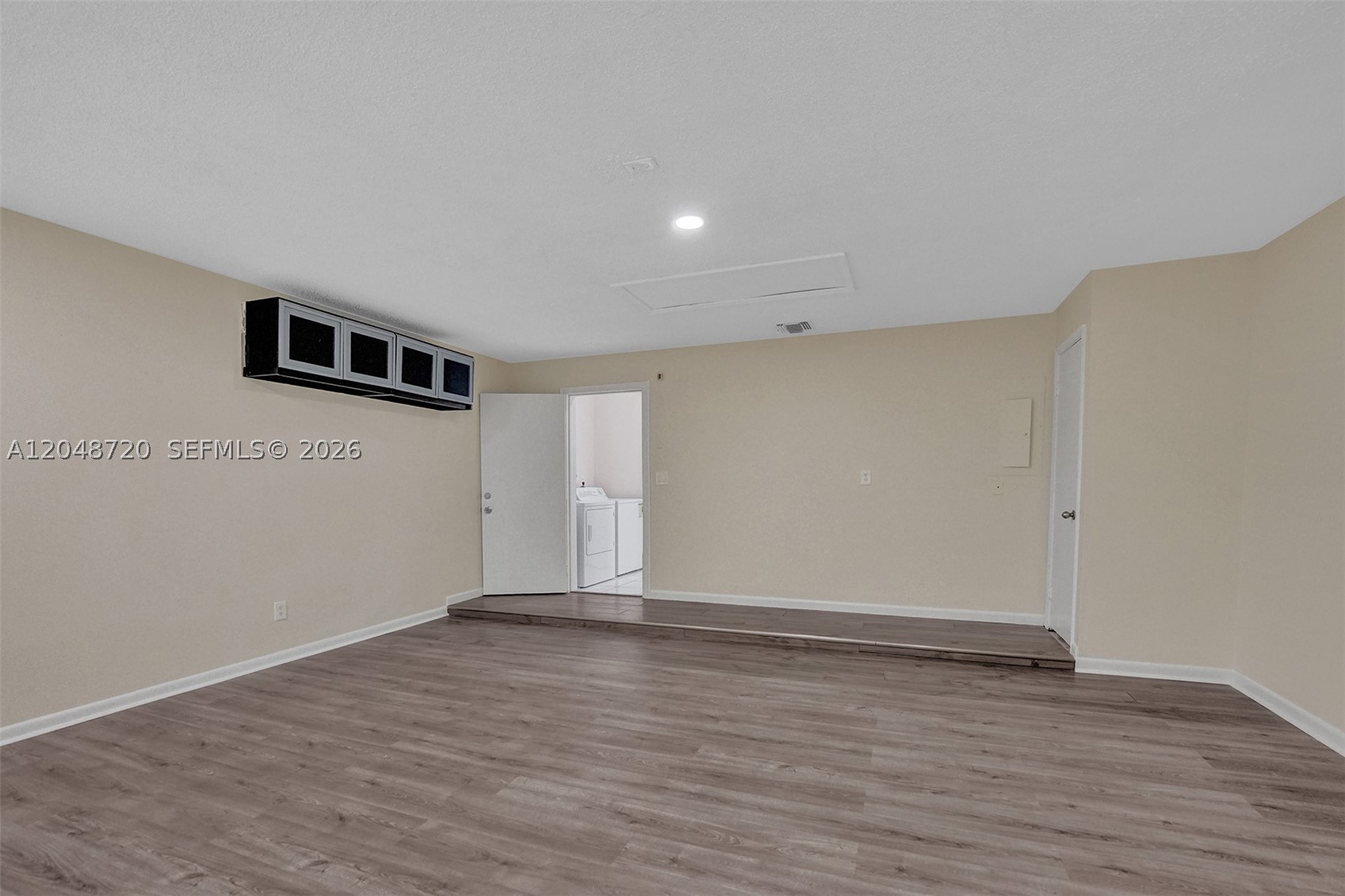 LAWRENCE GROVE 1 - Residential Lease