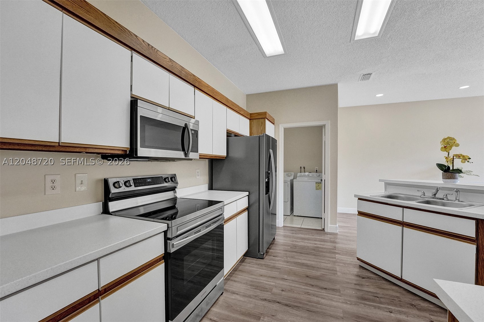 LAWRENCE GROVE 1 - Residential Lease