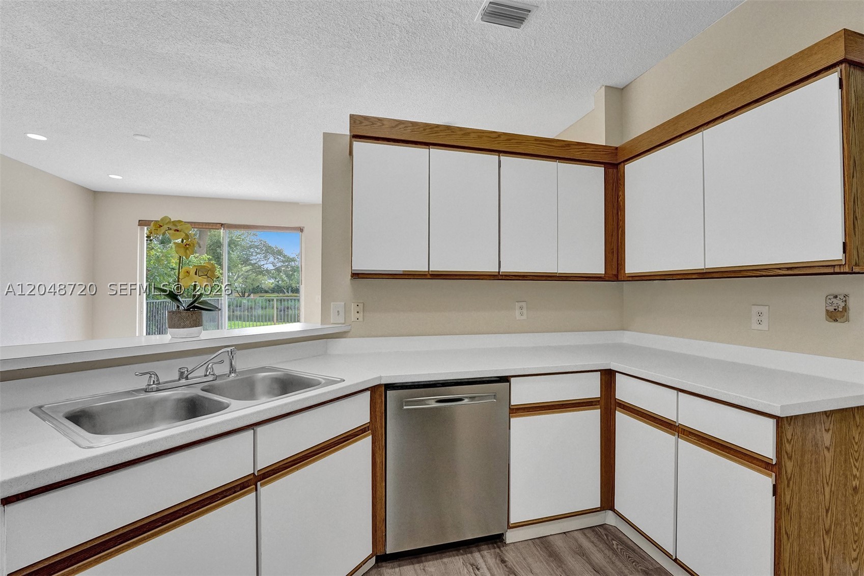 LAWRENCE GROVE 1 - Residential Lease