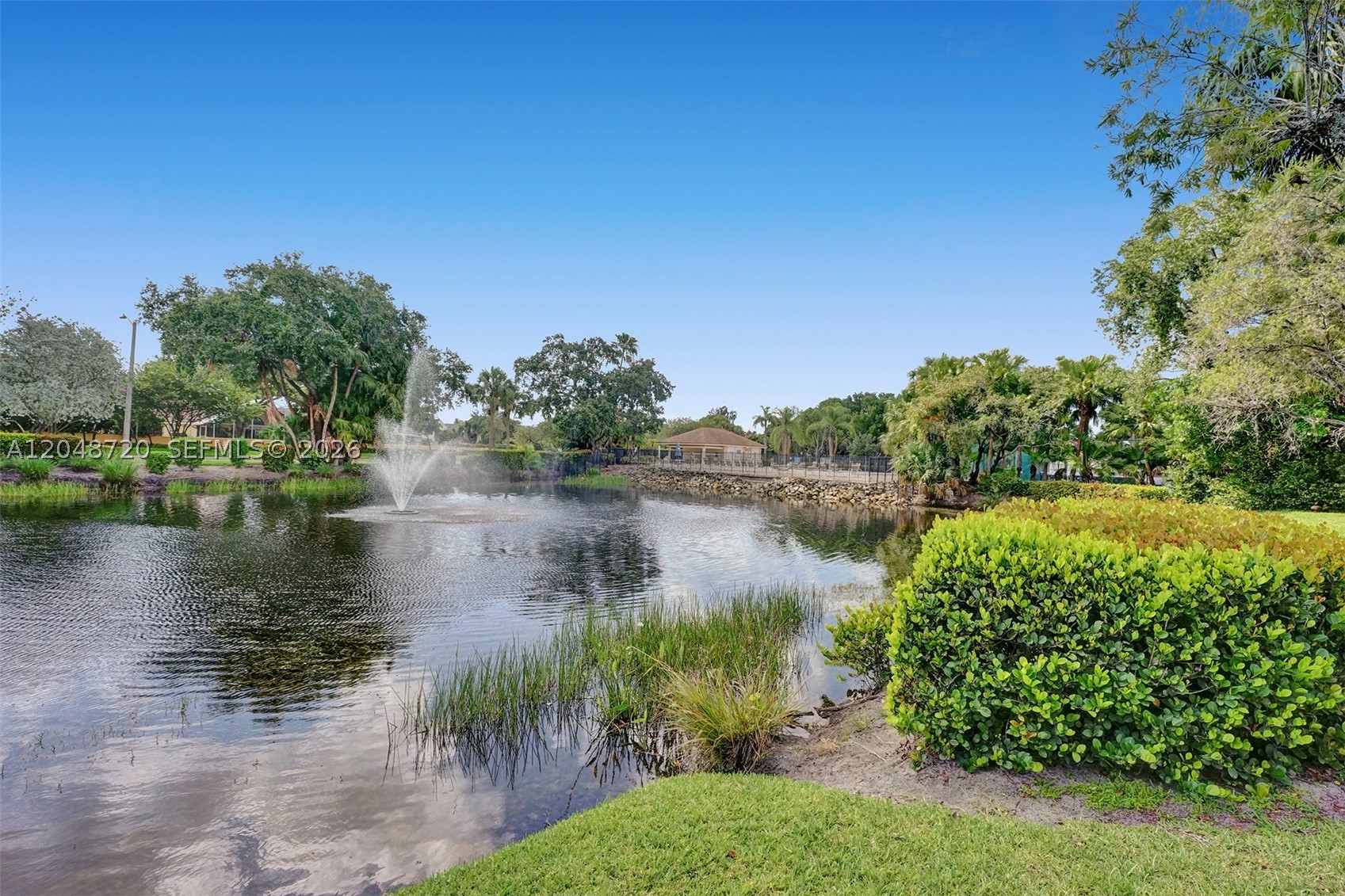 LAWRENCE GROVE 1 - Residential Lease