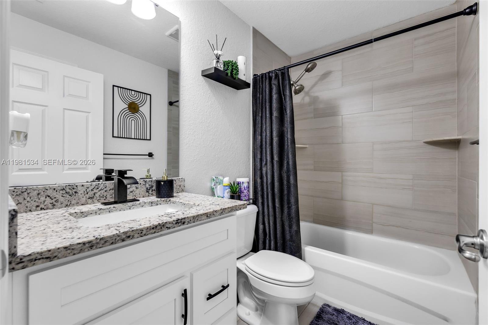 ROLLING HILLS UNIT 4 HILLS - Residential