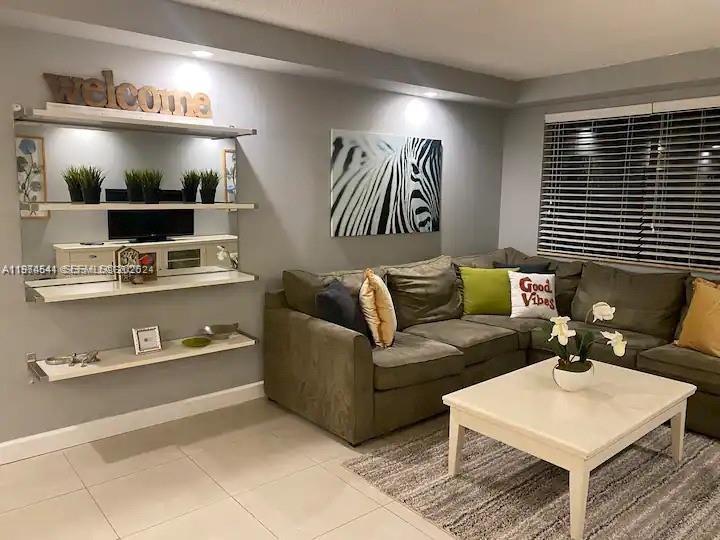 YACHT CLUB CONDO (THE) - Residential