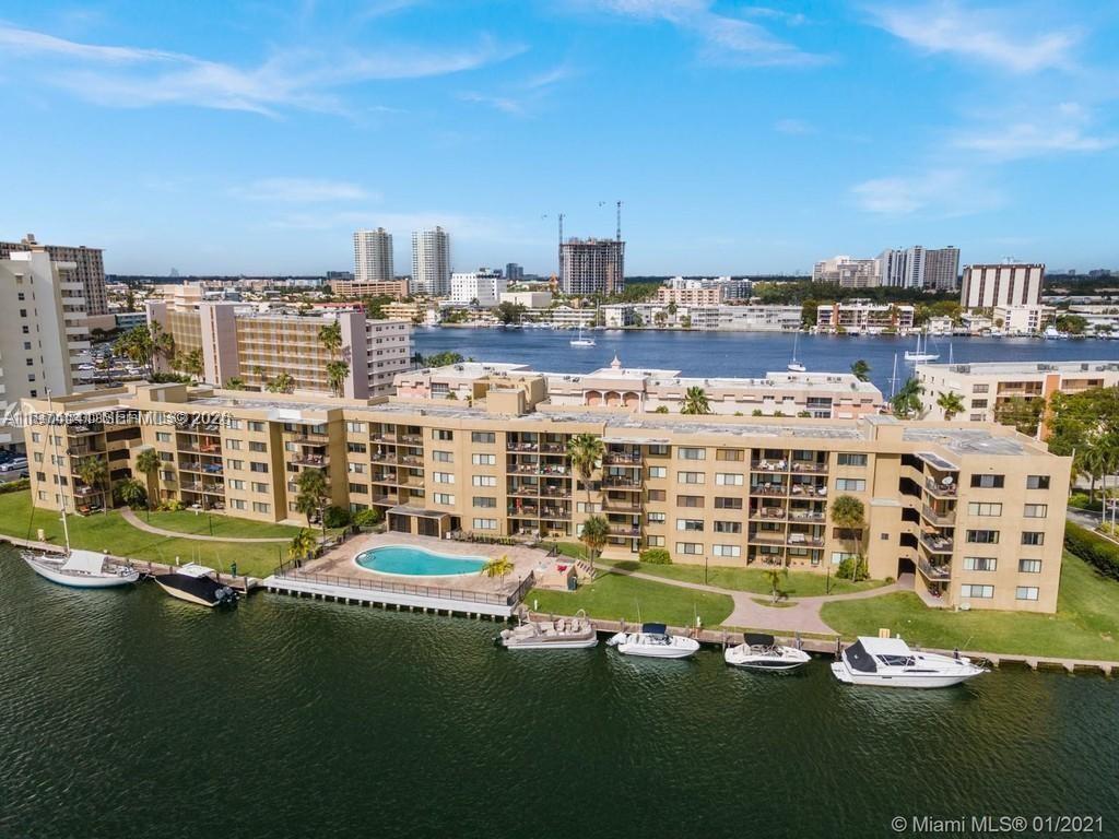 YACHT CLUB CONDO (THE) - Residential