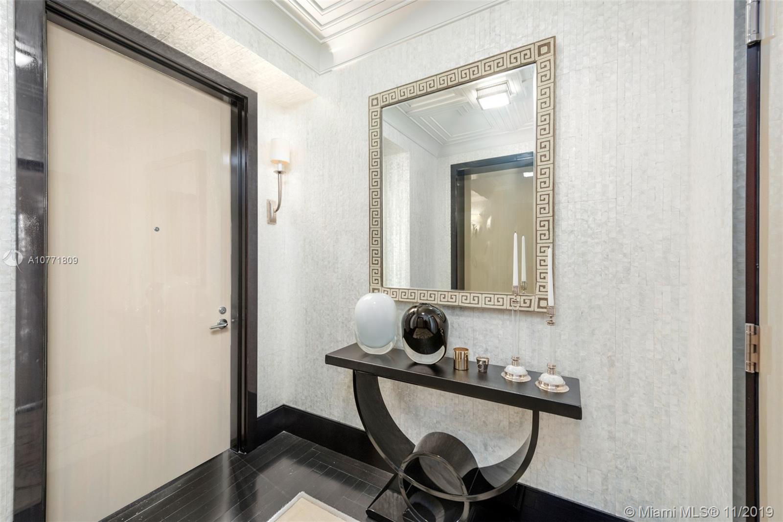 APOGEE CONDO - Residential