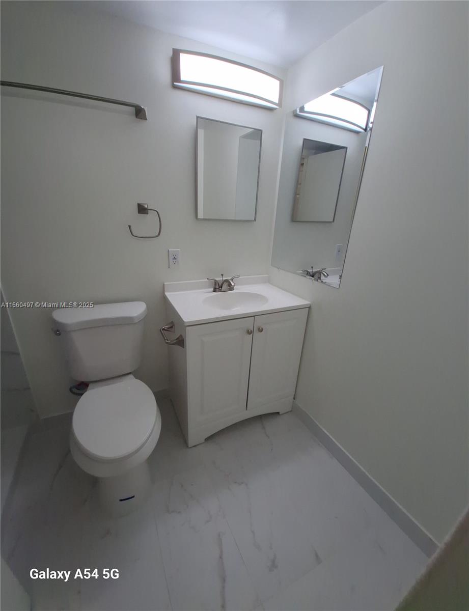 HAMPTON COURT CONDO - Residential Lease