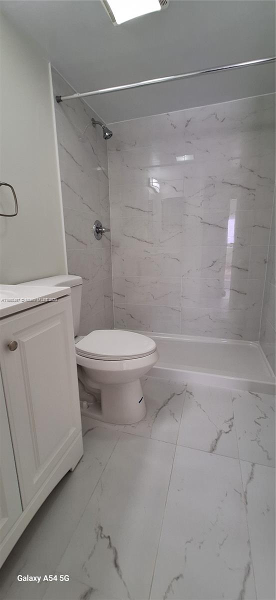 HAMPTON COURT CONDO - Residential Lease