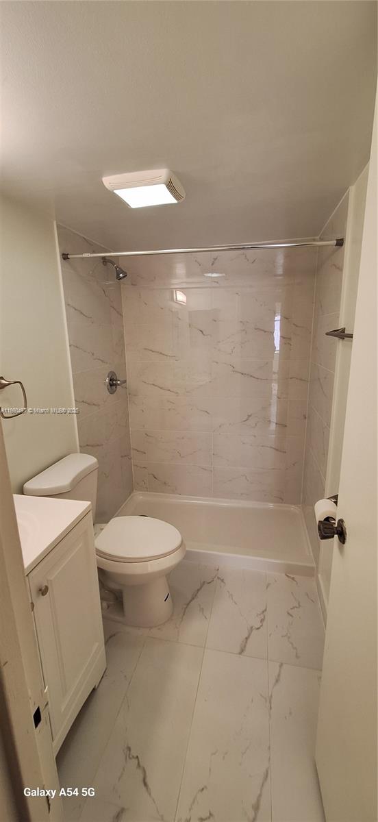 HAMPTON COURT CONDO - Residential Lease