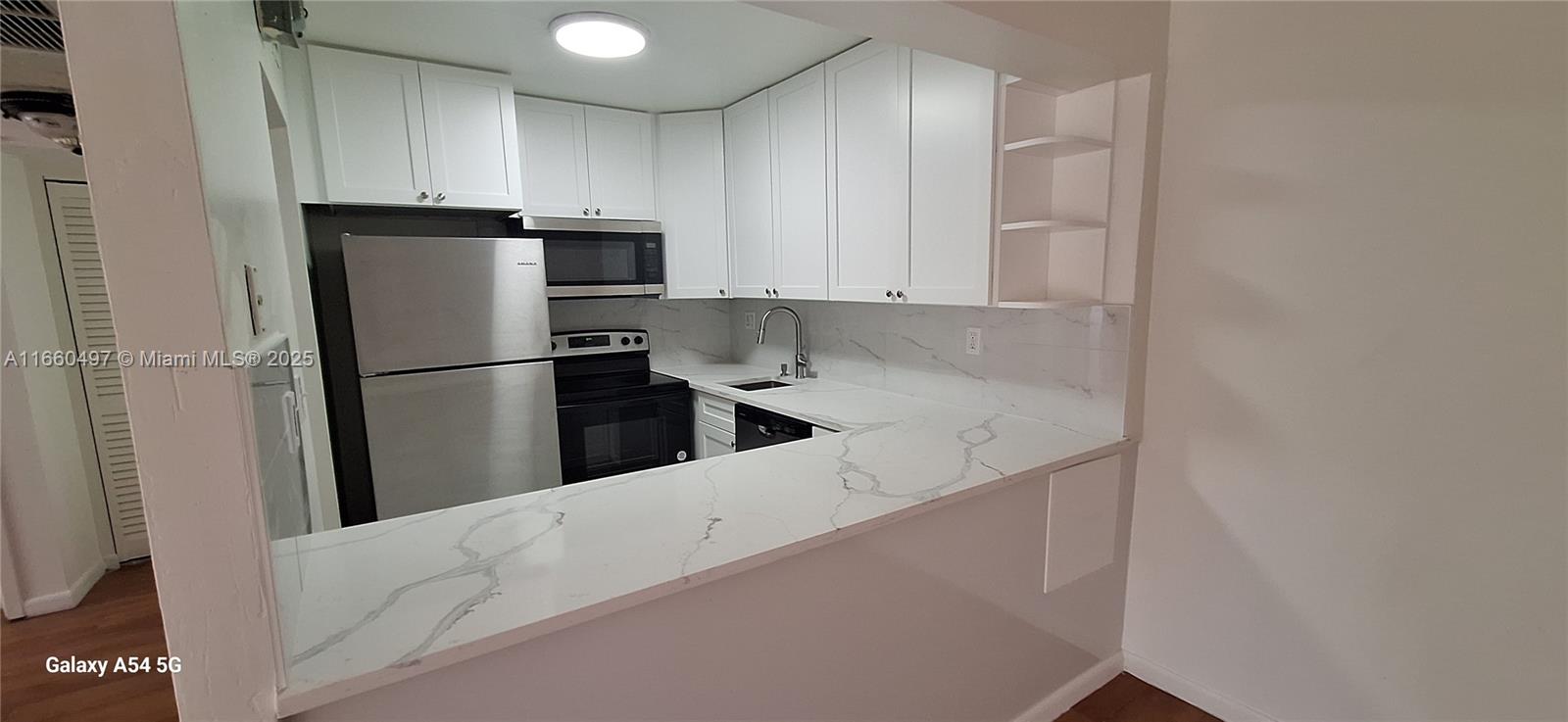 HAMPTON COURT CONDO - Residential Lease
