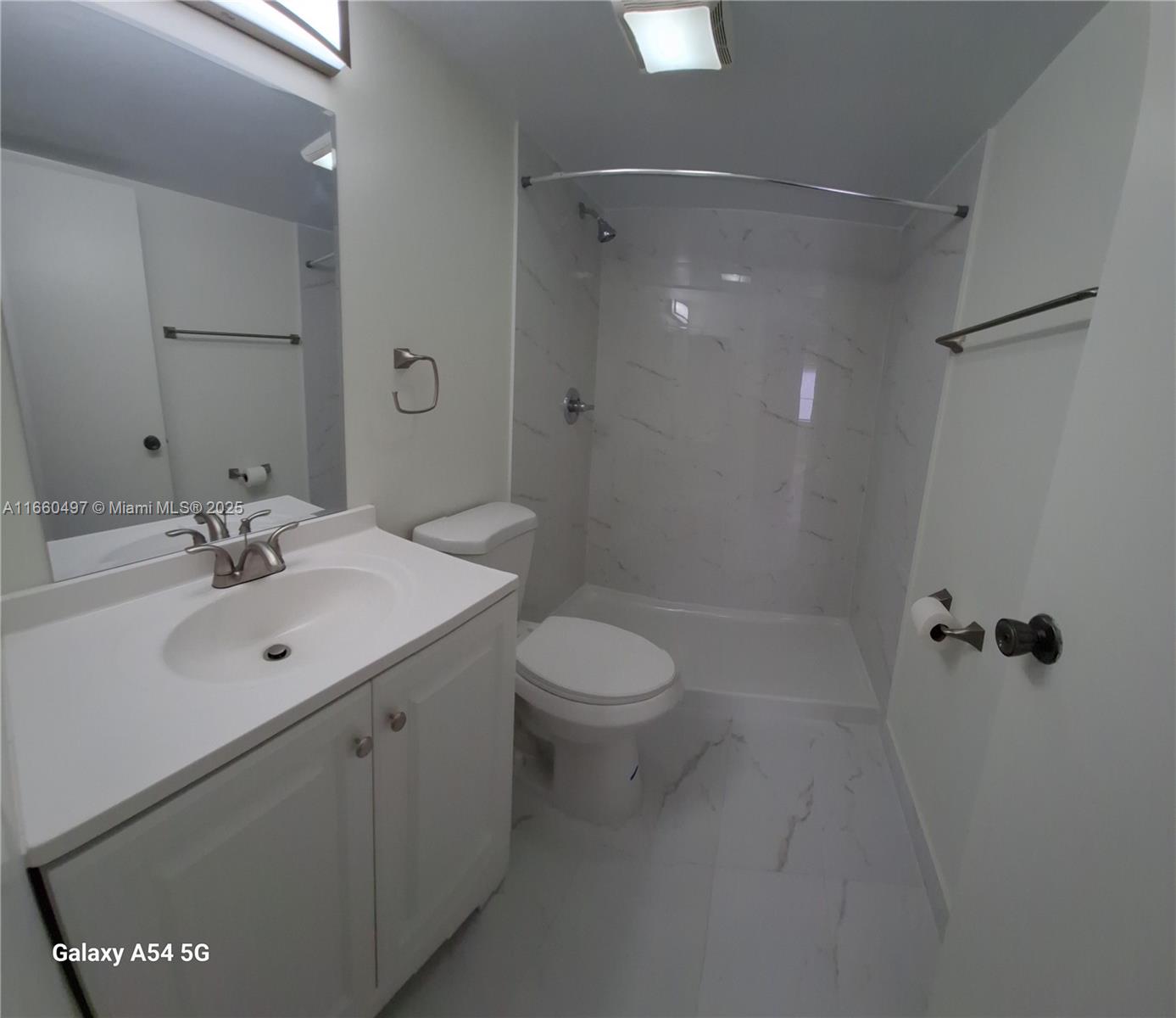 HAMPTON COURT CONDO - Residential Lease