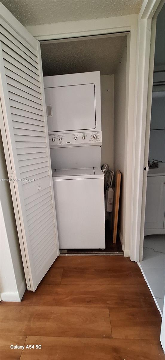 HAMPTON COURT CONDO - Residential Lease