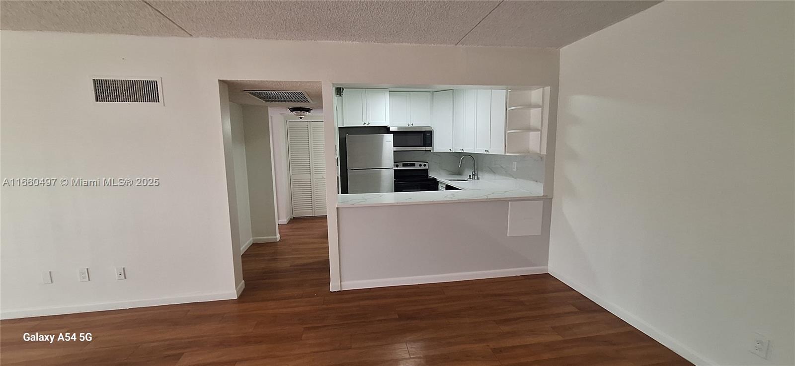 HAMPTON COURT CONDO - Residential Lease
