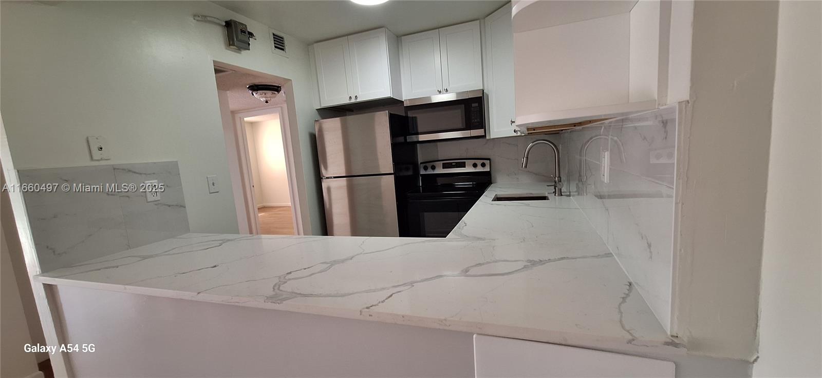 HAMPTON COURT CONDO - Residential Lease