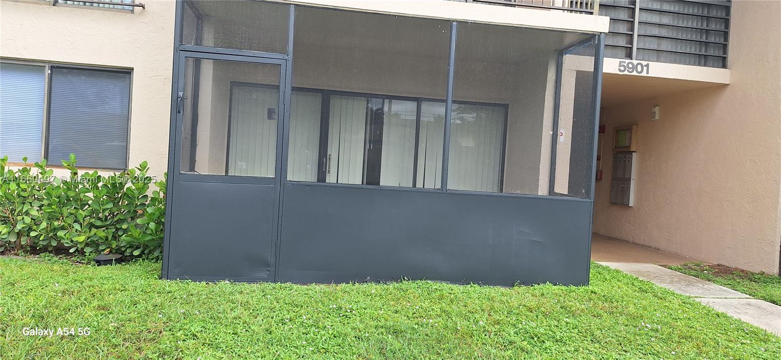 HAMPTON COURT CONDO - Residential Lease