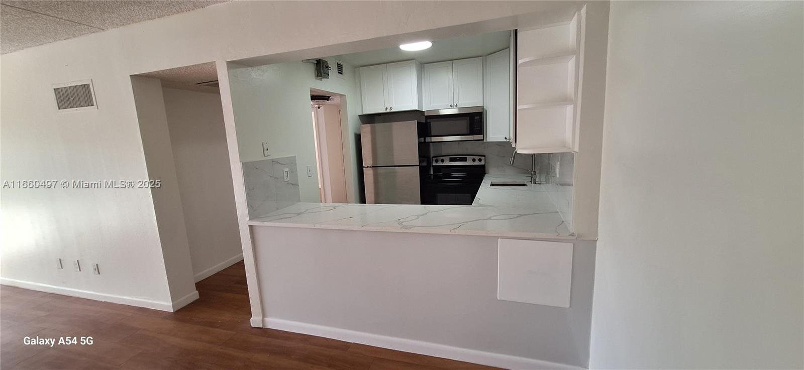 HAMPTON COURT CONDO - Residential Lease