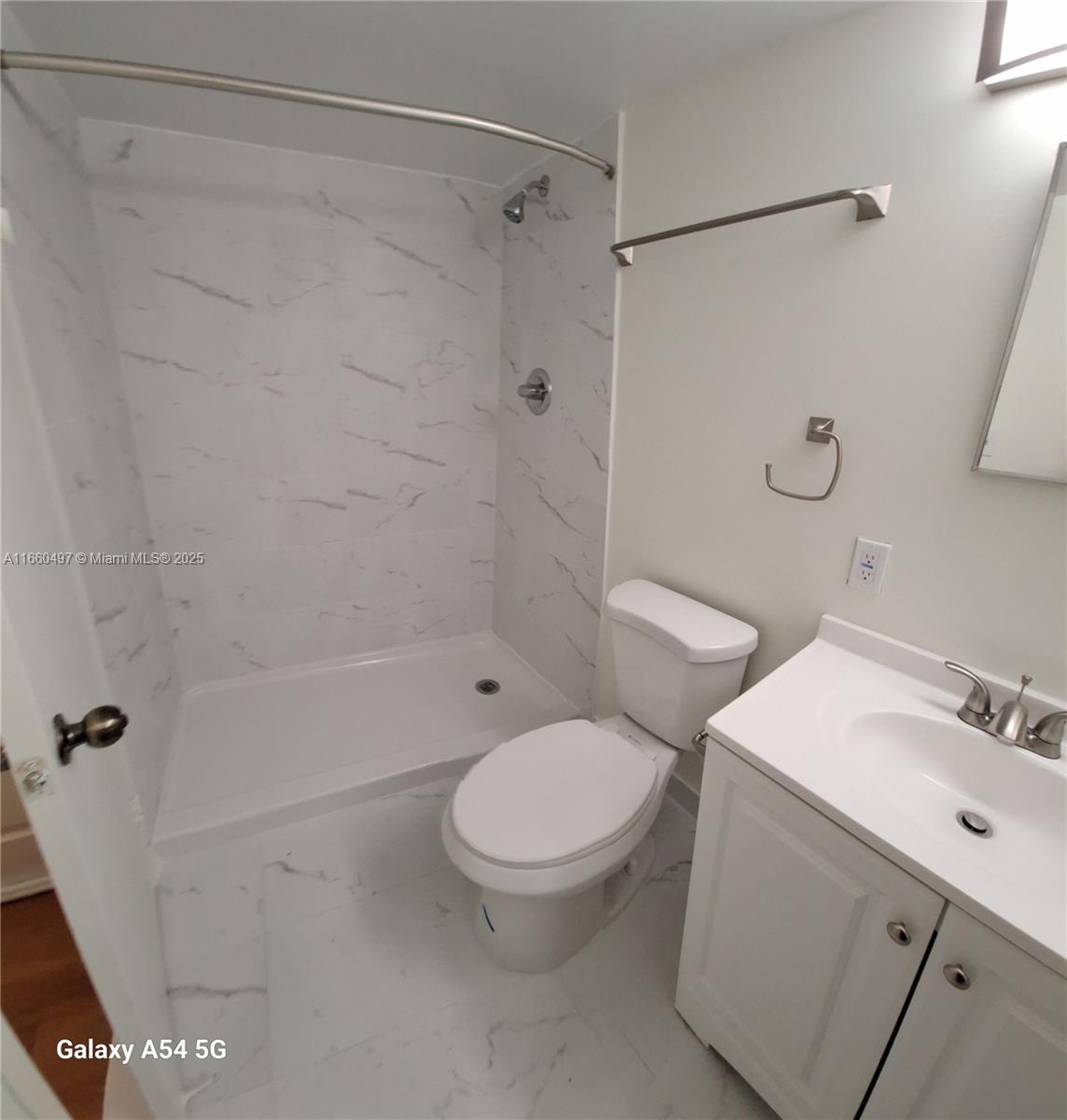 HAMPTON COURT CONDO - Residential Lease
