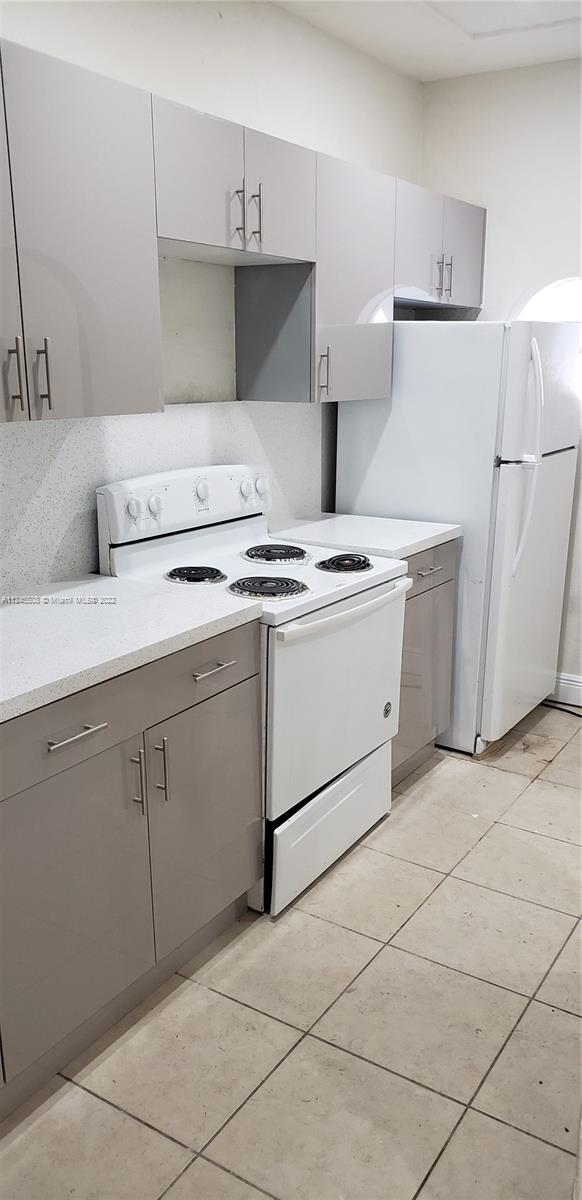 PINEWOOD PARK PL AMD 2ND - Residential Lease