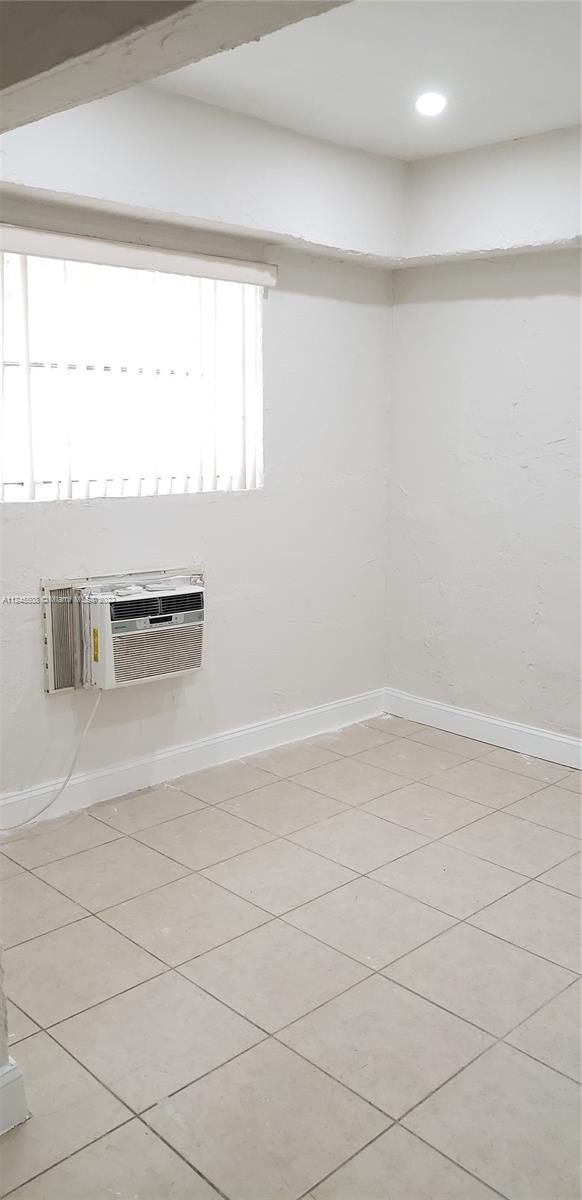 PINEWOOD PARK PL AMD 2ND - Residential Lease