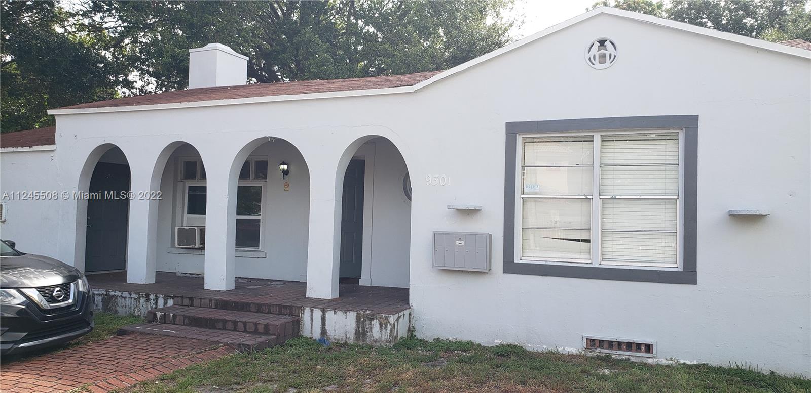 4 bedrooms and 2 bathroom apartment in multifamily building. All rooms with wall a/c. Brand new kitchen. Will be delivered with new fridge and new range. Quartz countertop (new). Freshly painted. Rent includes electricity and water. Satellite dish not permitted. Ample parking. Great backyard. Close to I-95 and public transportation.
No Washer/Dryer in unit or complex.