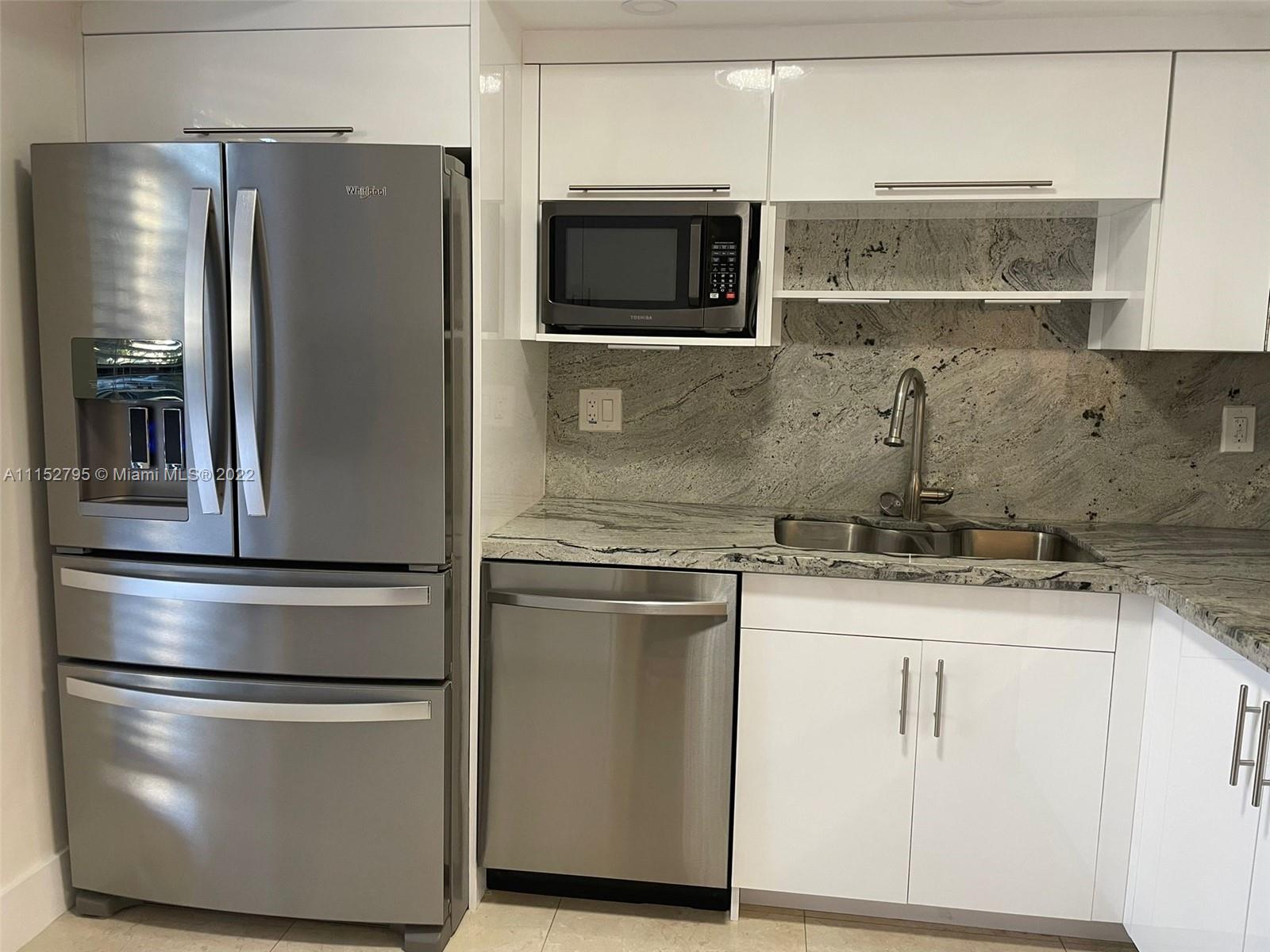 BEACH CLUB VILLAS CONDO - Residential Lease