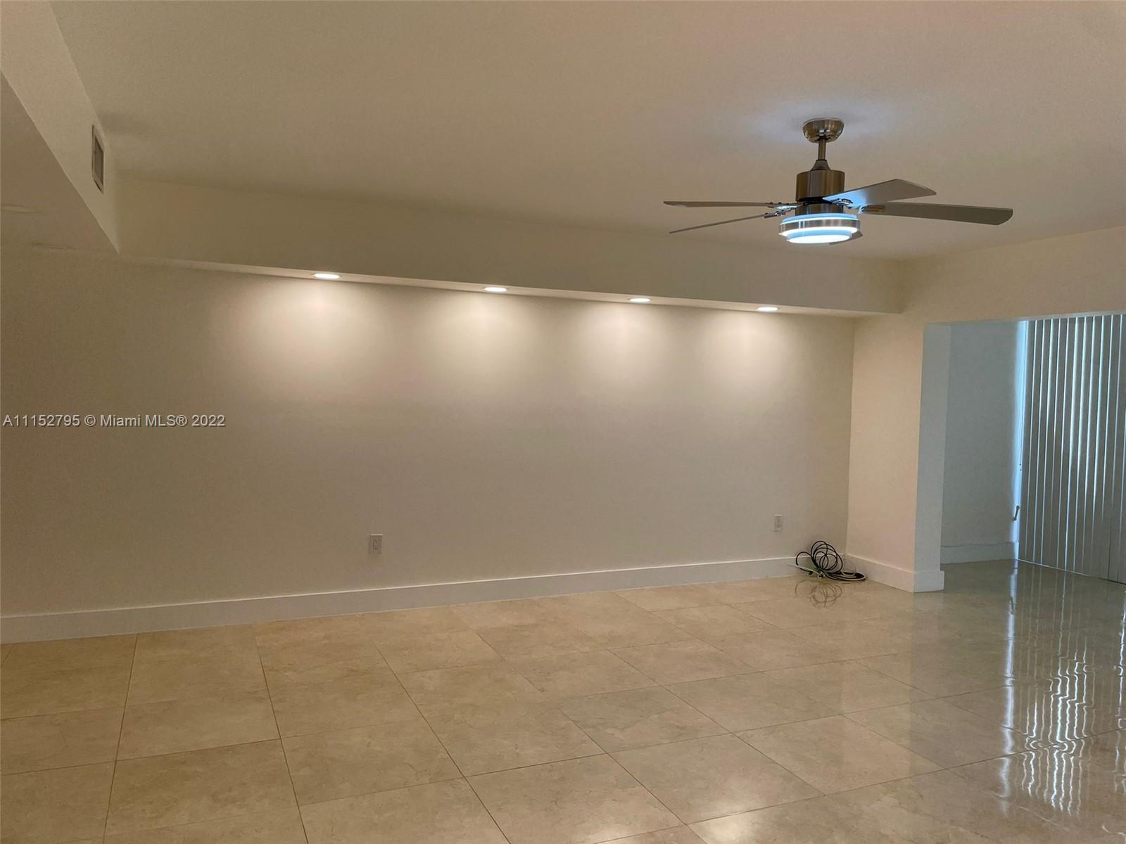 BEACH CLUB VILLAS CONDO - Residential Lease