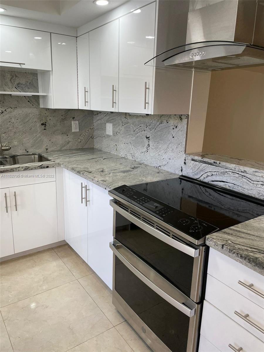 BEACH CLUB VILLAS CONDO - Residential Lease