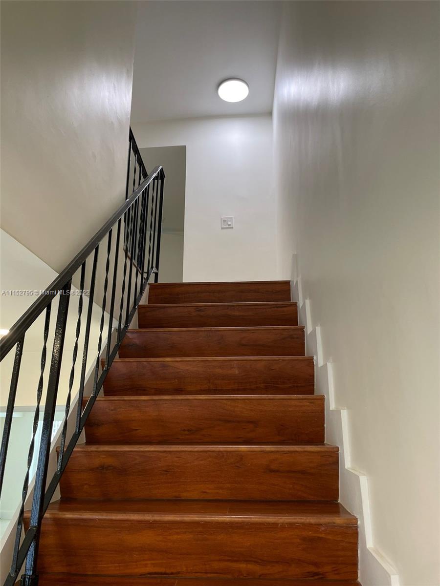BEACH CLUB VILLAS CONDO - Residential Lease