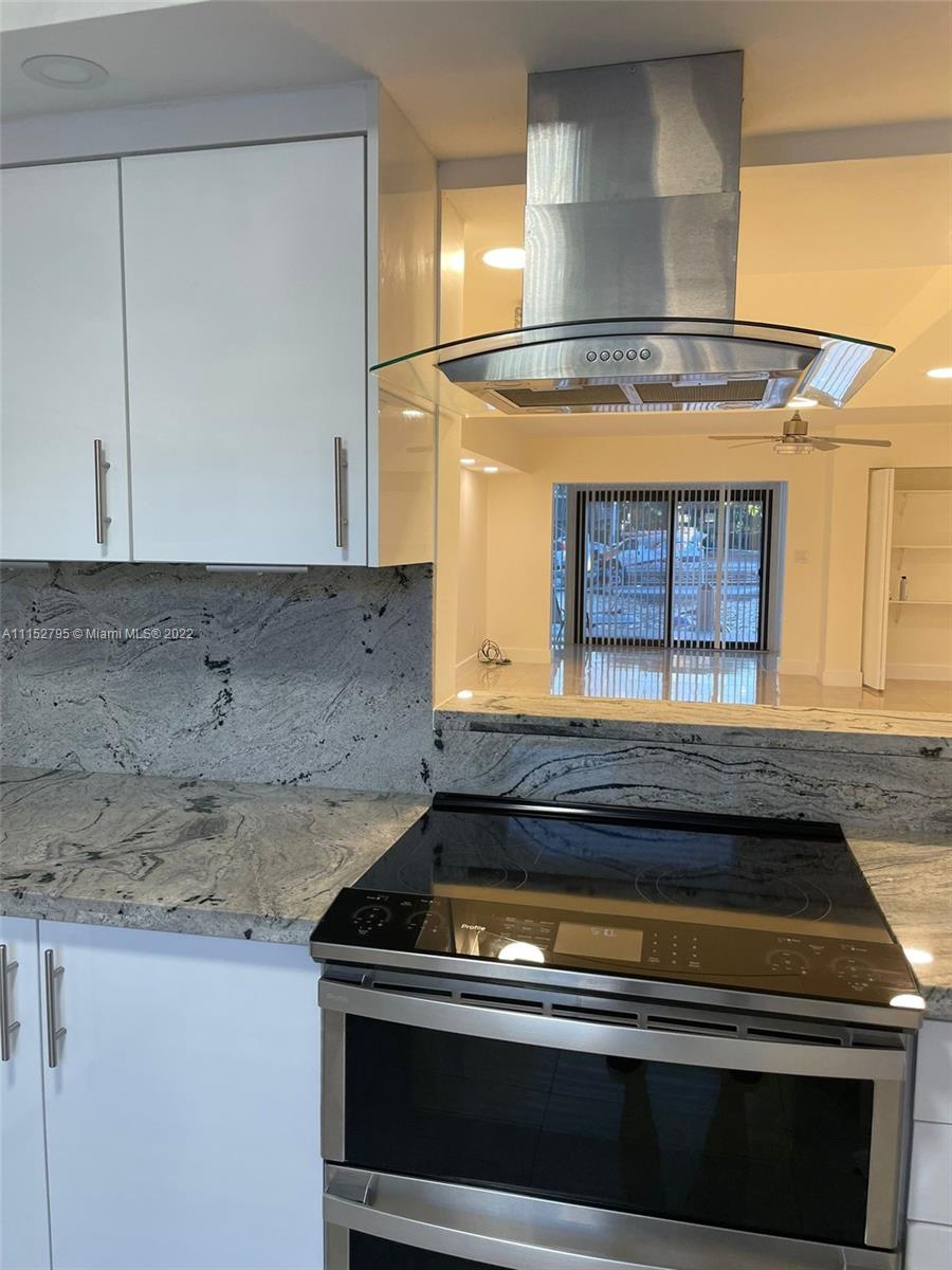 BEACH CLUB VILLAS CONDO - Residential Lease