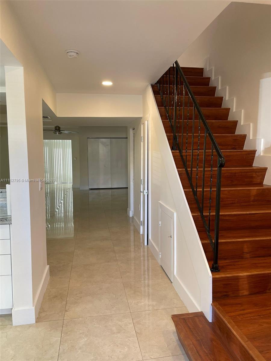 BEACH CLUB VILLAS CONDO - Residential Lease