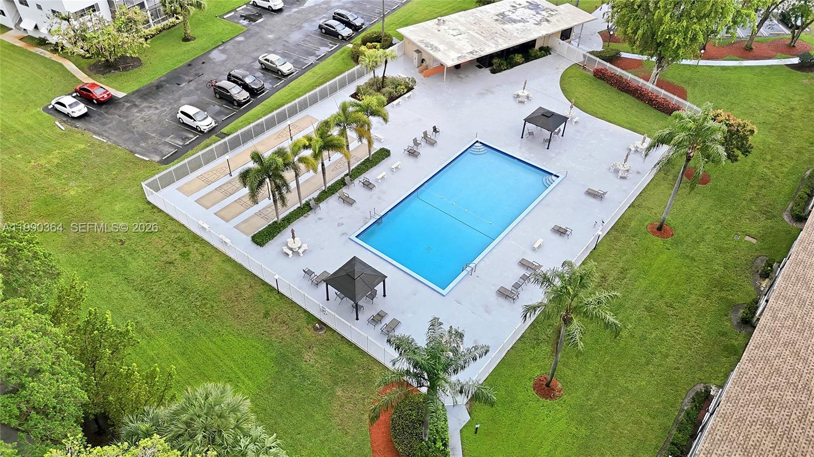 HILLCREST COUNTRY CLUB AP - Residential