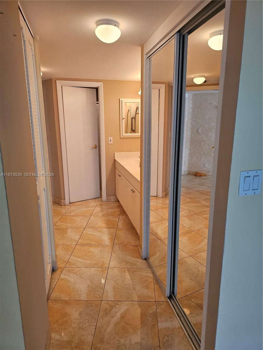 BISCAYA IV CONDO - Residential