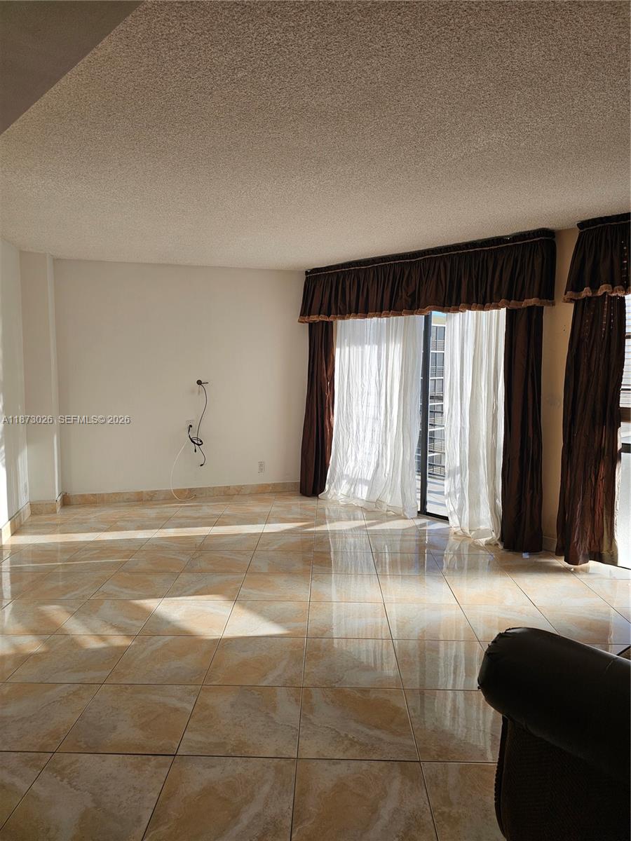 BISCAYA IV CONDO - Residential